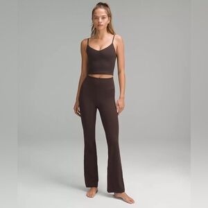 Lululemon Groove Nulu Super-High-Rise Flared Pant
Regular - Size 8